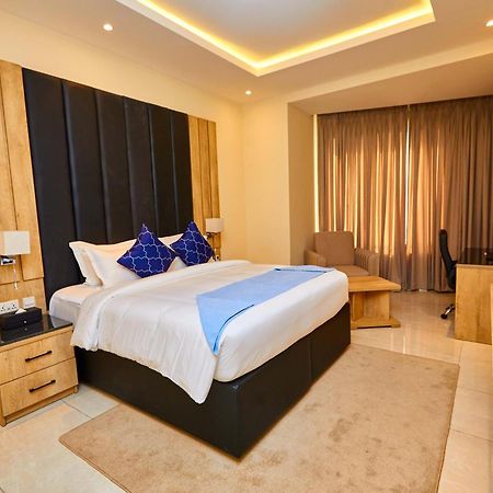 Vintano Hotel Lekki Luaran gambar