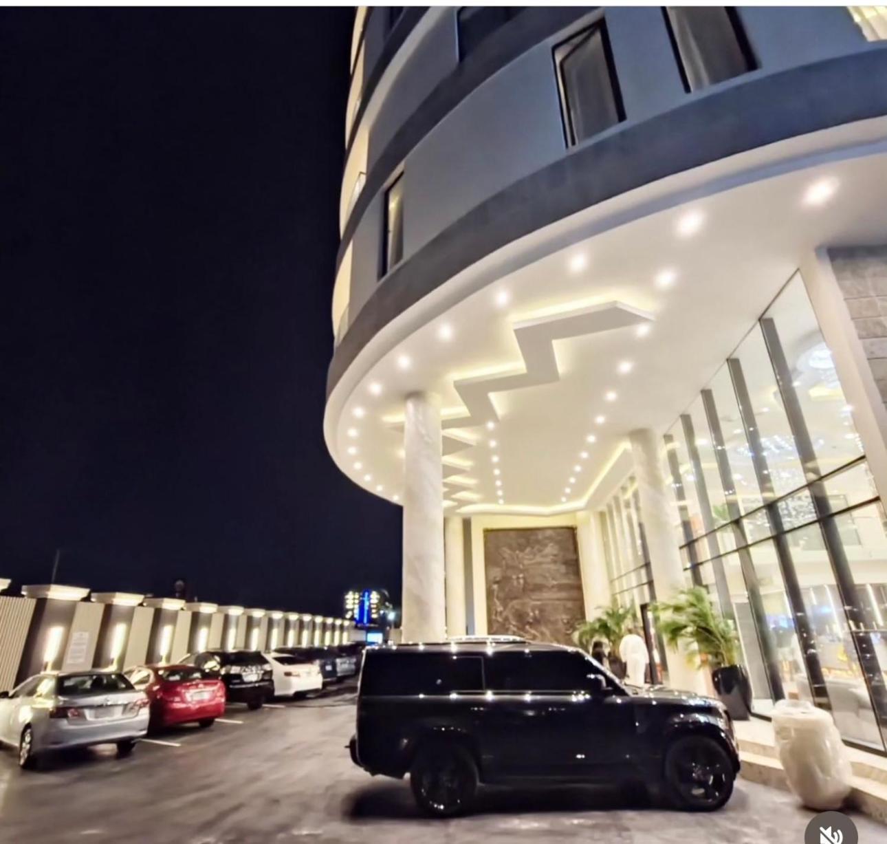 Vintano Hotel Lekki Luaran gambar
