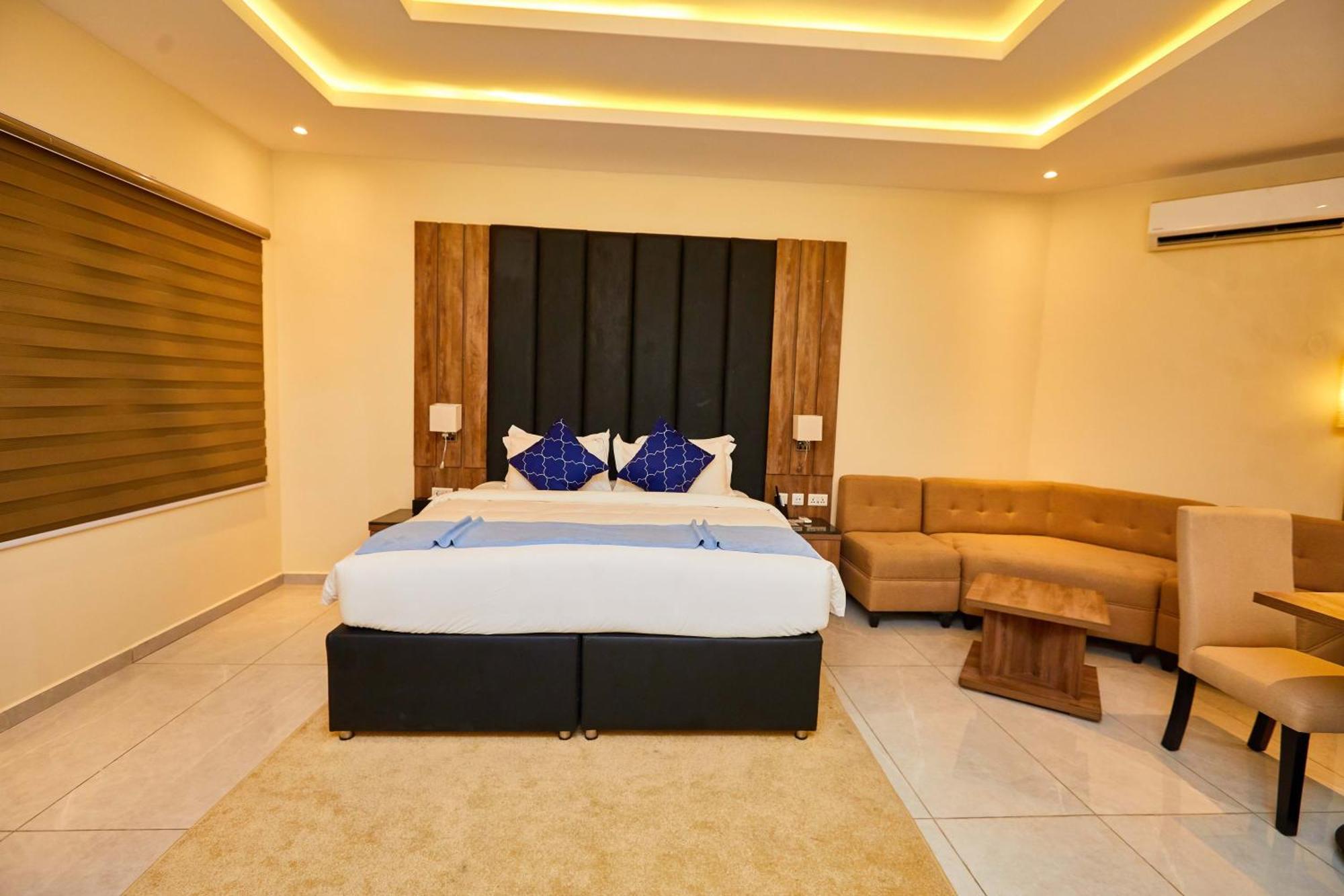 Vintano Hotel Lekki Luaran gambar