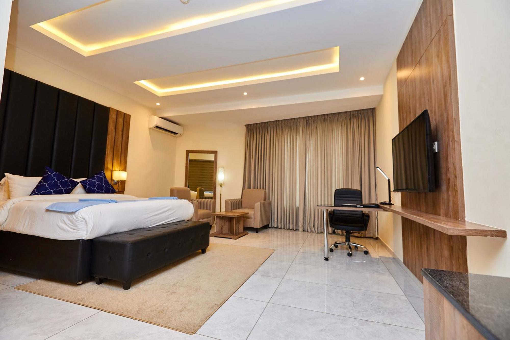 Vintano Hotel Lekki Luaran gambar