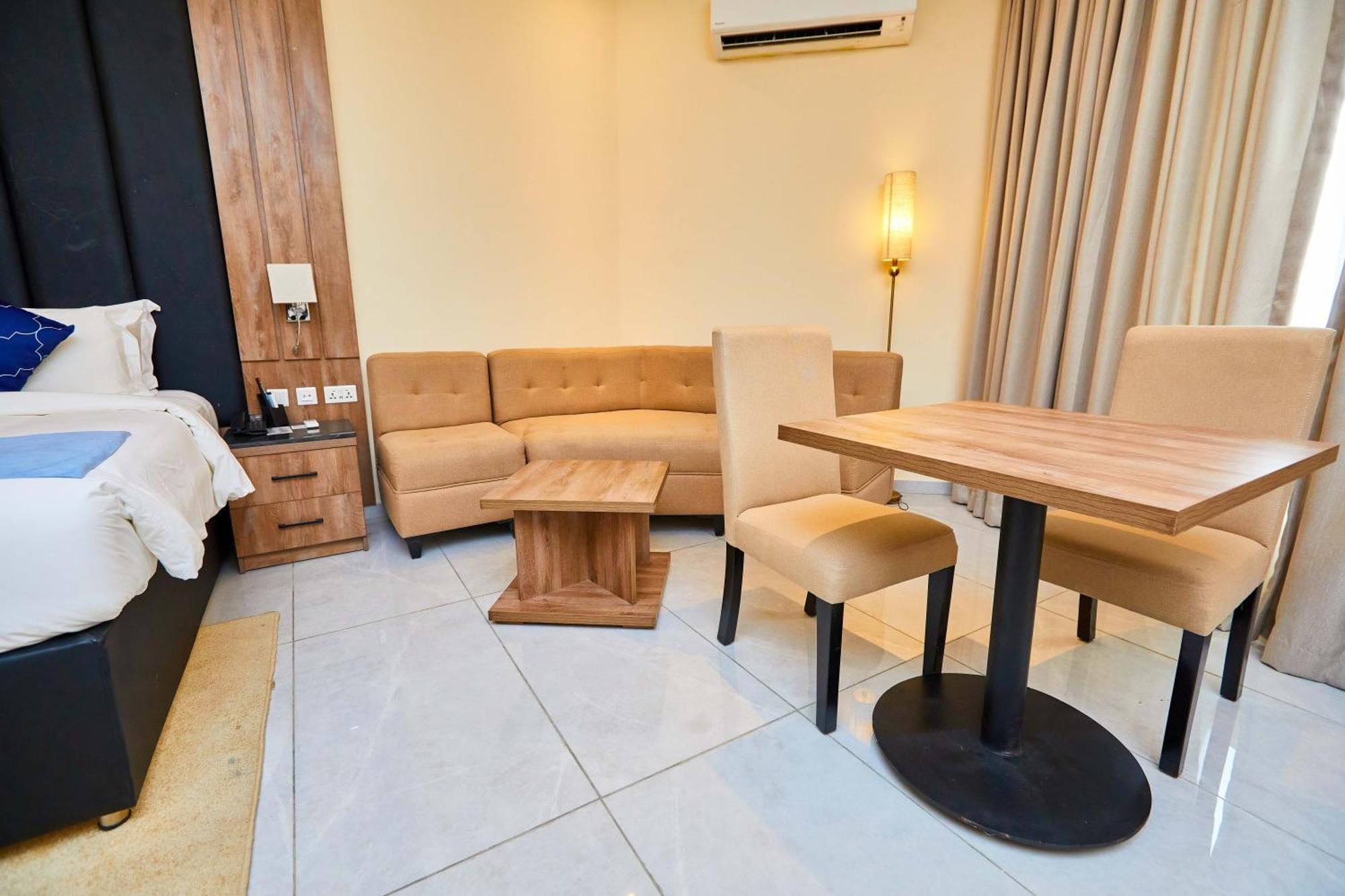 Vintano Hotel Lekki Luaran gambar